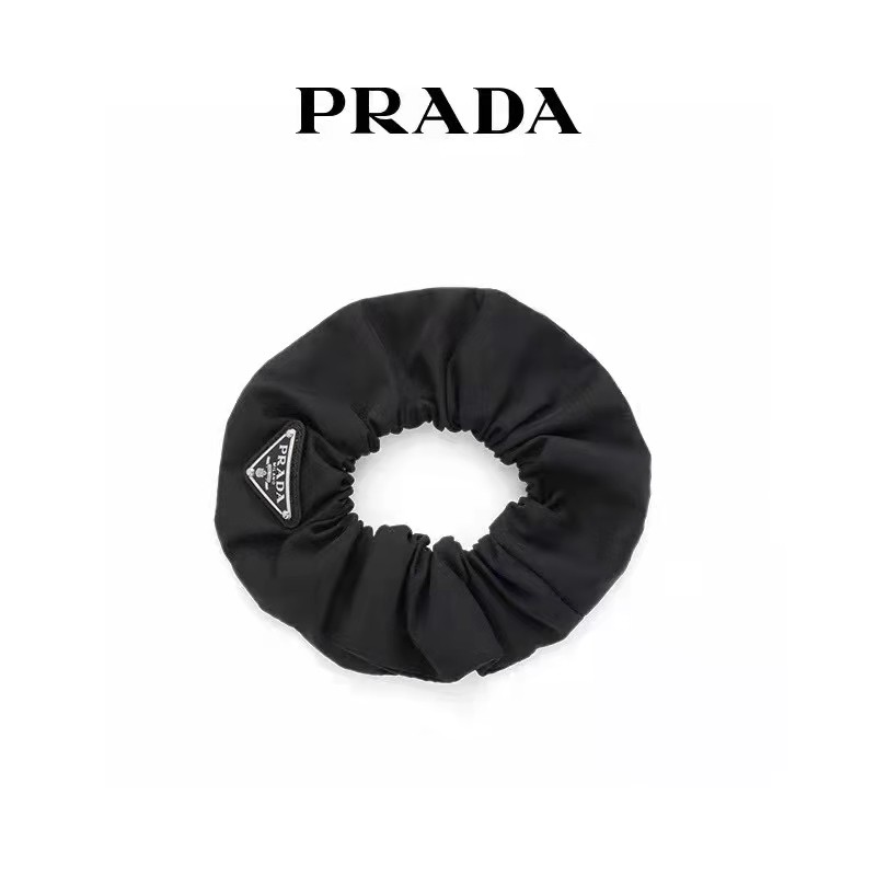 プラダ　シュシュ髪飾り　ブランド　黒シンプルな設計飾り