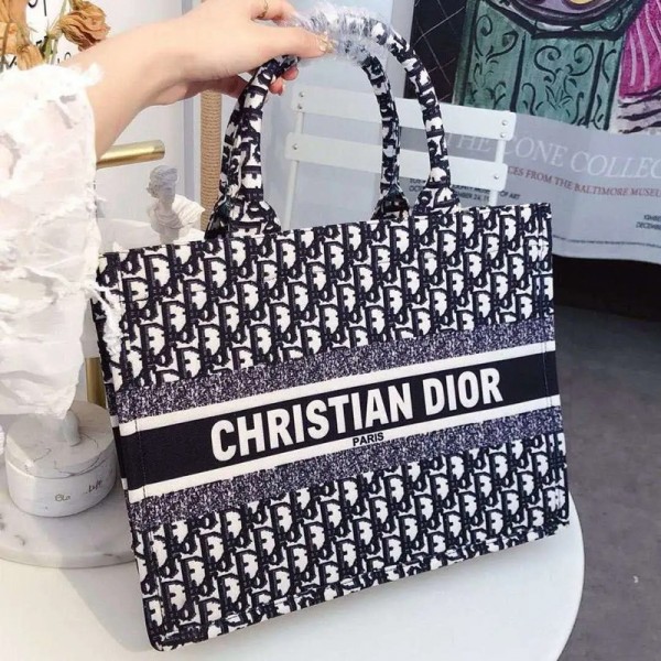 ディオール 2021SS ブックバッグ  DIOR トートバッグ  ハンドバッグ ショルダーバッグ Dior Book Tote 刺繍入り キャンバス 激安