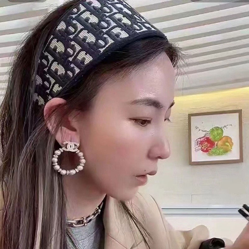 DIOR カチューシャ 送料無料カード決済可能