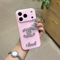 セレブ愛用シャネルiphone18 17pro max 18pro ケースシンプルで高級感漂うChanel ハイブランドブランドiphone18pro max 17plus 17pro max 16pro 18proカバーブランドiphone18pro 17 pro max 16 15/17pro maxケースレディースiphone18 17 air 17 pro maxケースブランドレディースメンズ