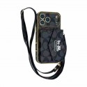 Coach コーチブランドiphone18pro max 17plus 17pro max 16pro 18pro ケース肩掛け背面にカード入れ付きカバーブランドコーチアイフォン18 17pro 16pro max 17e 14pro max/15ケースブランドiphone18pro 17 pro max 16 15/17pro maxケースレディースハイブランドアイフォン18pro 18plus 17promax ケース高品質