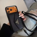 Prada プラダブランドiphone18pro max 17plus 17pro max 16pro 18proケースカバーブランド背面にカード入れ付きiphone18pro 17 pro max 16 15/17pro maxケース 肩掛けジャケット型レディースiphone 18/17/16 pro maxケースブランドパロディーハイブランドアイフォン18pro 18plus 17promax ケース高品質