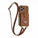 Prada プラダブランドiphone18pro max 17plus 17pro max 16pro 18proカバーiphone18 17 air 17 pro maxケース背面にカード入れ付きブランドレディースメンズプラダiphone 18/17/16 pro maxケースブランドパロディーブランドiphone 18 18promax 17pro/16 pro maxケース手帳型