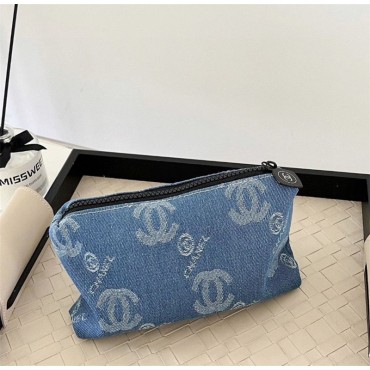 Chanel シャネルブランド化粧ポーチ...