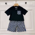 Dior ディオールハイブランド男の子 女の子 夏 半袖半ズボンのツーピーススポーツウェア服 子供 tシャツ 快適 コットン吸汗速乾 シンプル 激安 ルームウェア