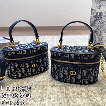 Dior ディオール化粧箱ポーチブランド...