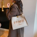 Fendi フェンデイブランドハンドバッグ 斜め掛けカバン鞄ファッションレディース 肩掛けバッグブランドトートバッグ 大容量 シンプル 通勤