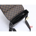 ブランドルイヴィトン ショルダーバッグ カバン louis vuitton 定番 ビジネス レザー製 斜め掛けバッグ レディースメンズ 人気 高品質 収納 肩掛けカバン