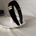 ミュウミュウ MiuMiuヘアアクセサリーブランドヘアバンドレディースブランド可愛い蝶結びヘアバンドブランドバナナクリップ髪アレンジかわいいヘアピンハイブランド