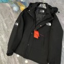 ザノースフェイス マウンテンパーカー ハイブランド The North Face レディースメンズ 秋冬 厚手 レインジャケット 防水 防風 撥水加工 フード付き コート