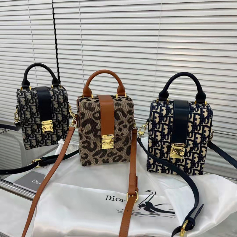 ブランド ディオール ショルダーバッグ DIOR