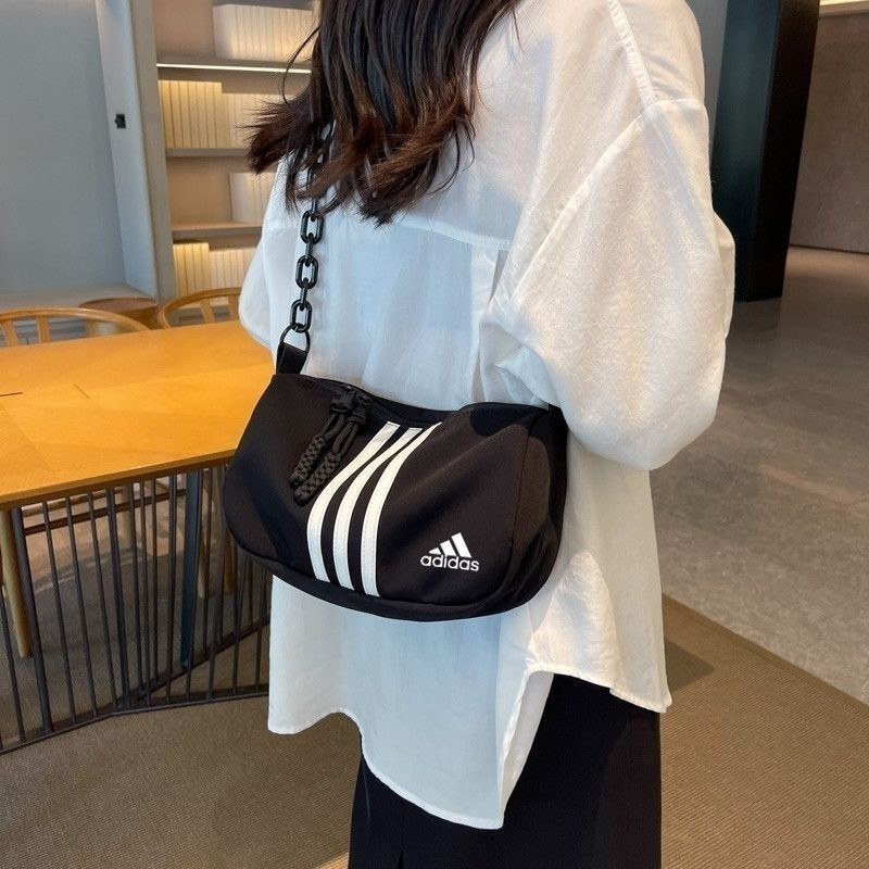 Adidas アディダスブランドハンドバッグ