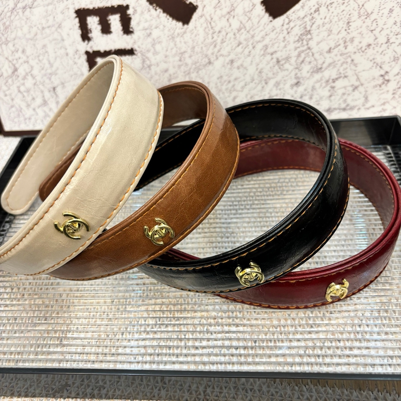Chanel 髪飾りハイブランドシャネル風 CC ロゴ レザー調