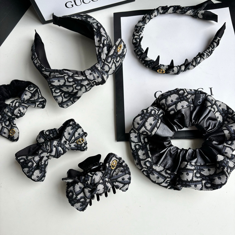   ディオールハイブランドカチューシャシュシュヘアクローDior 激安可愛い